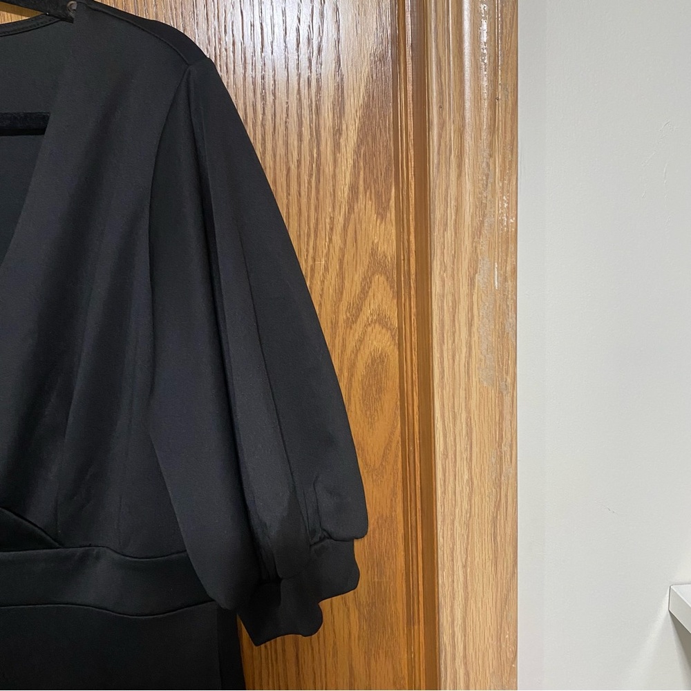 Plus size black knit dress - Picture 4 of 7
